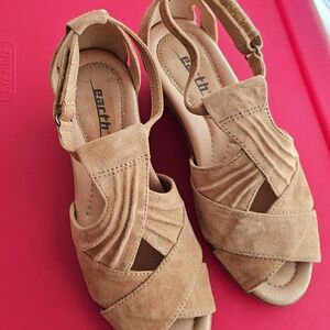 Earth Women's T-strap Peep Toe Sandals